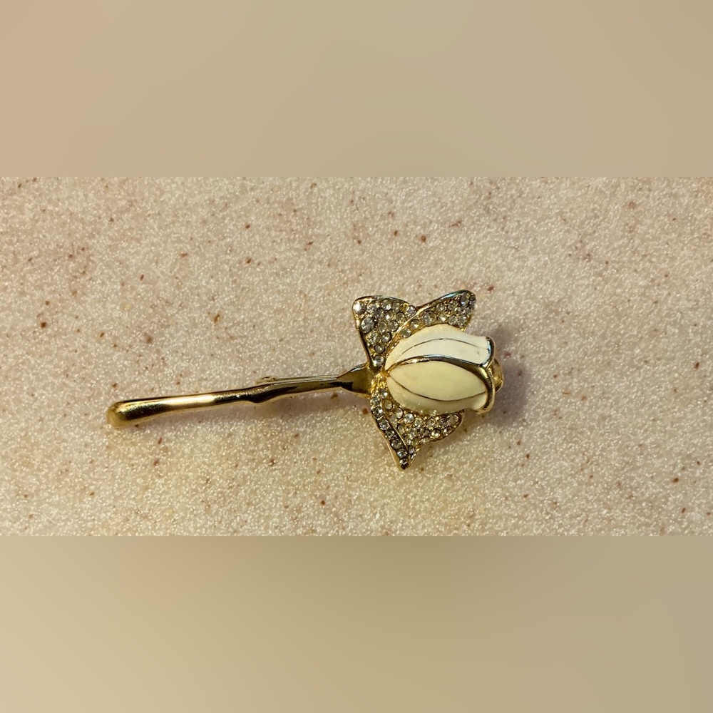 Elegant Gold and Cream Rose Brooch